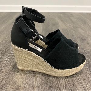 Steve Madden Jaylen Women Open Toe Suede Wedges